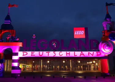 LEGOLAND Purple Light Up mit lila beleuchtetem LEGOLAND Portal